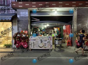 客戶購(gòu)買(mǎi)《XZ-612包子機(jī)》調(diào)試師傅調(diào)不過(guò)來(lái)，部門(mén)經(jīng)理親自上門(mén)調(diào)試