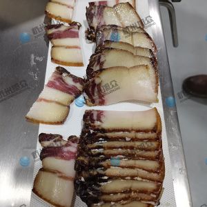 多功能切片機(jī)，現(xiàn)場(chǎng)試機(jī)切4mm熏肉，效果滿意！